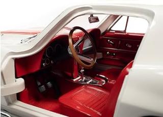 Chevrolet Corvette 427 Coupe 1967 white with red stinger stripe Auto World 1:18